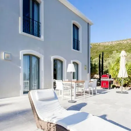 Vila Secluded Amadeus,hammam & Tennis Póros