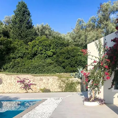 Secluded Amadeus,hammam & Tennis Villa