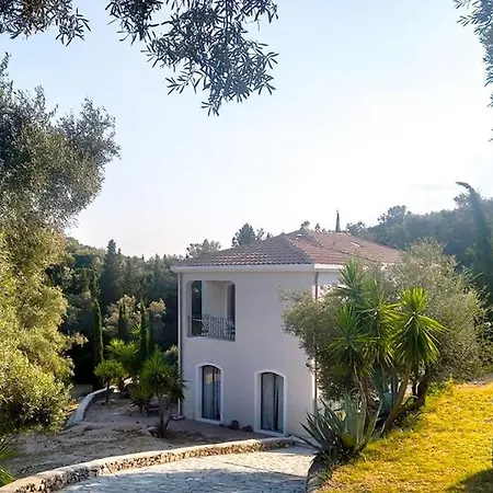Vila Secluded Amadeus,hammam & Tennis Póros