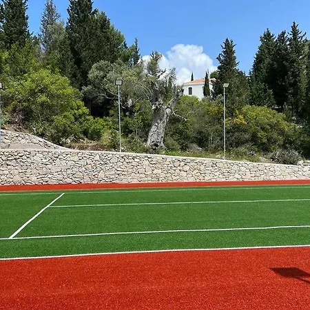 Secluded Amadeus,hammam & Tennis Vila *