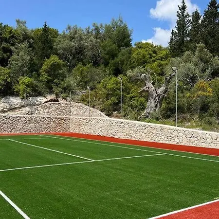 Secluded Amadeus,hammam & Tennis